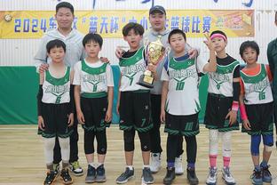 失误太多！马刺全队21次失误 老鹰仅9次